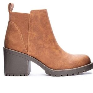 WOMEN'S DIRTY LAUNDRY LIDO LUGGED CHELSEA BOOTS 7.5